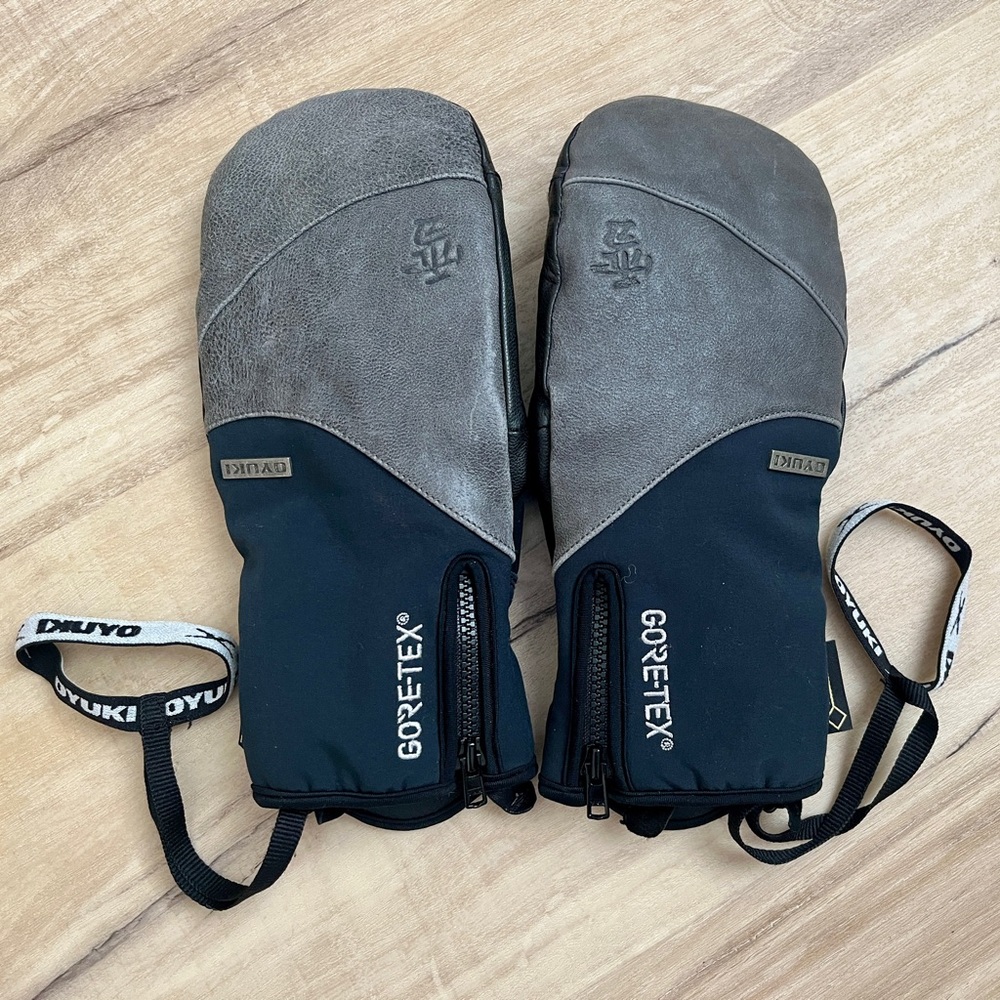 W’s Oyuki Mitts, size medium, black/grey